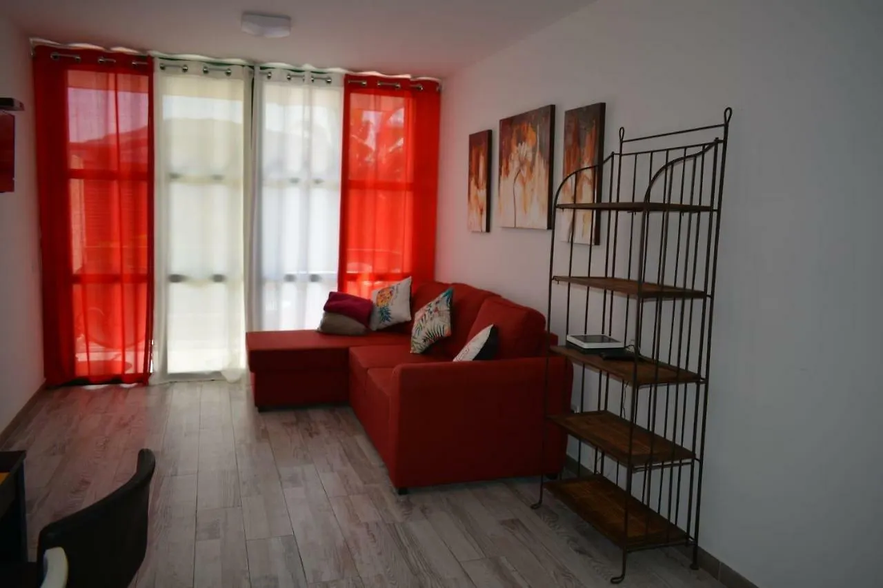 Family Beach Apartment Playa de las Américas 0*,